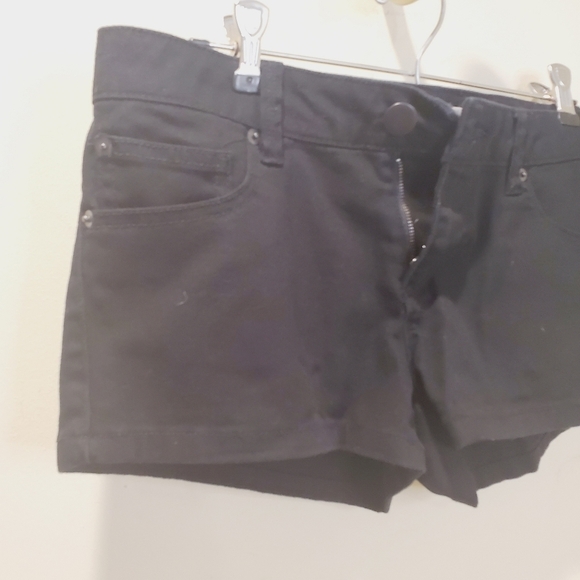 21 Denim Women's black denim short size 27 - Picture 3 of 8